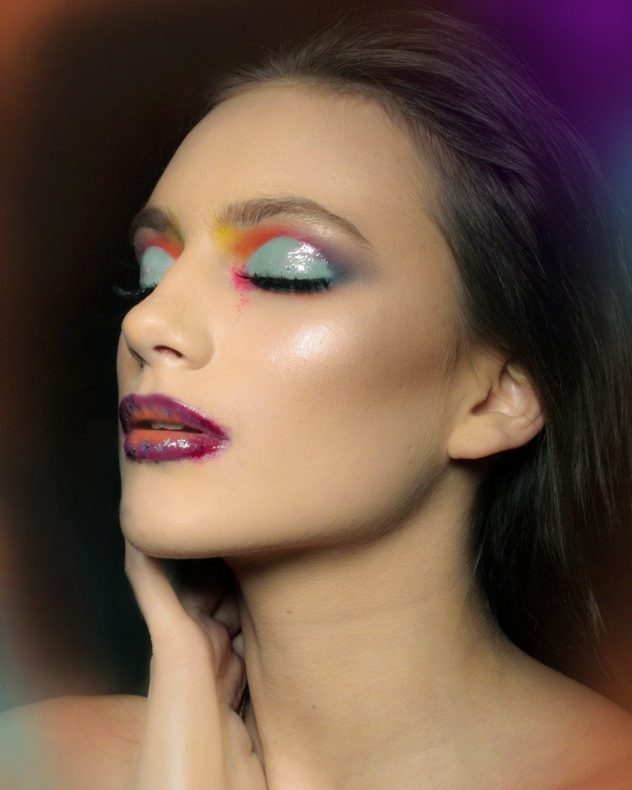 Färgstark editorial makeup